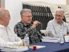 Presenta su libro Don Héctor Rene Robles Tena