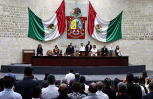 Congreso de Oaxaca aprueba desaparición de poderes en Juchitán